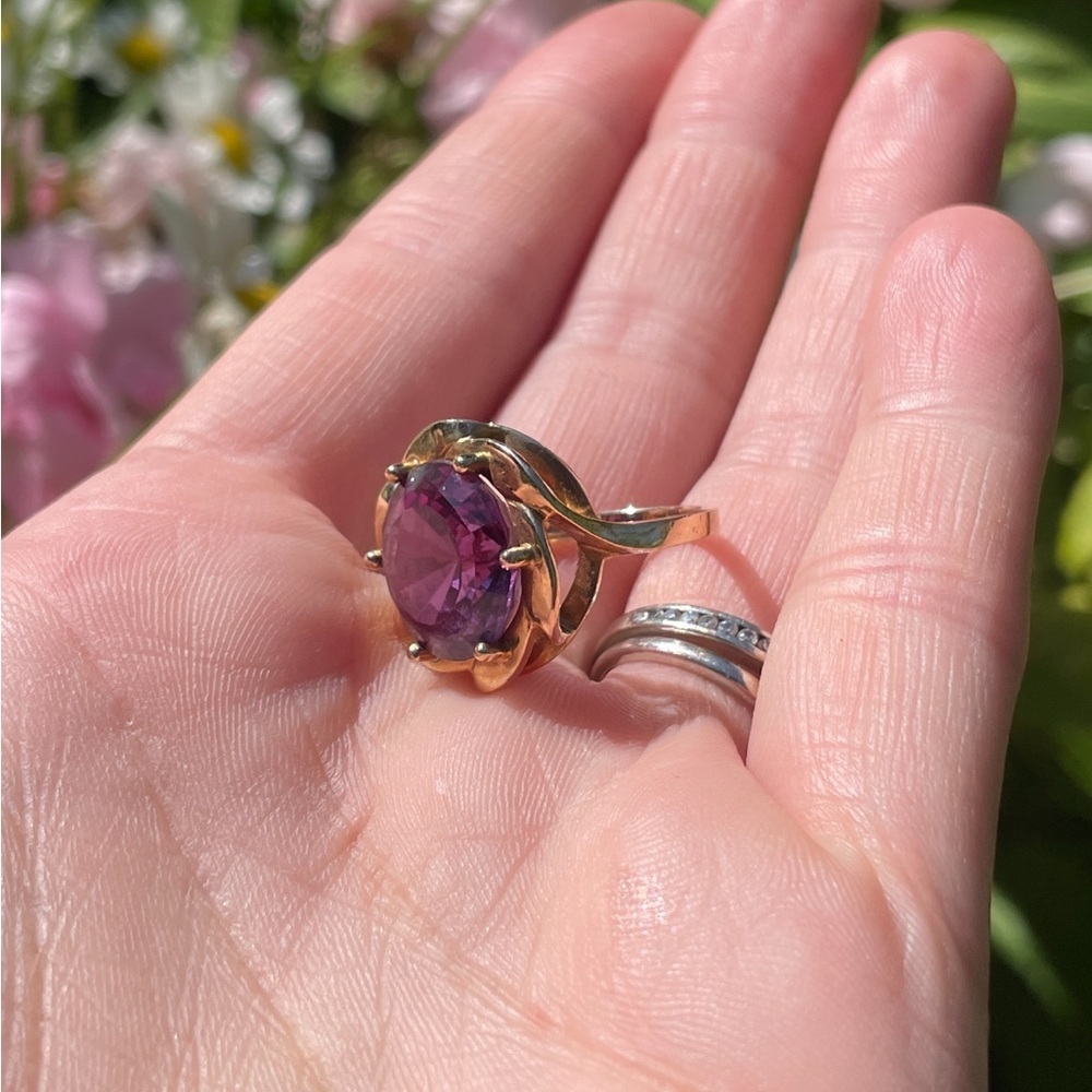 10k Vintage Violet Sapphire Ring​